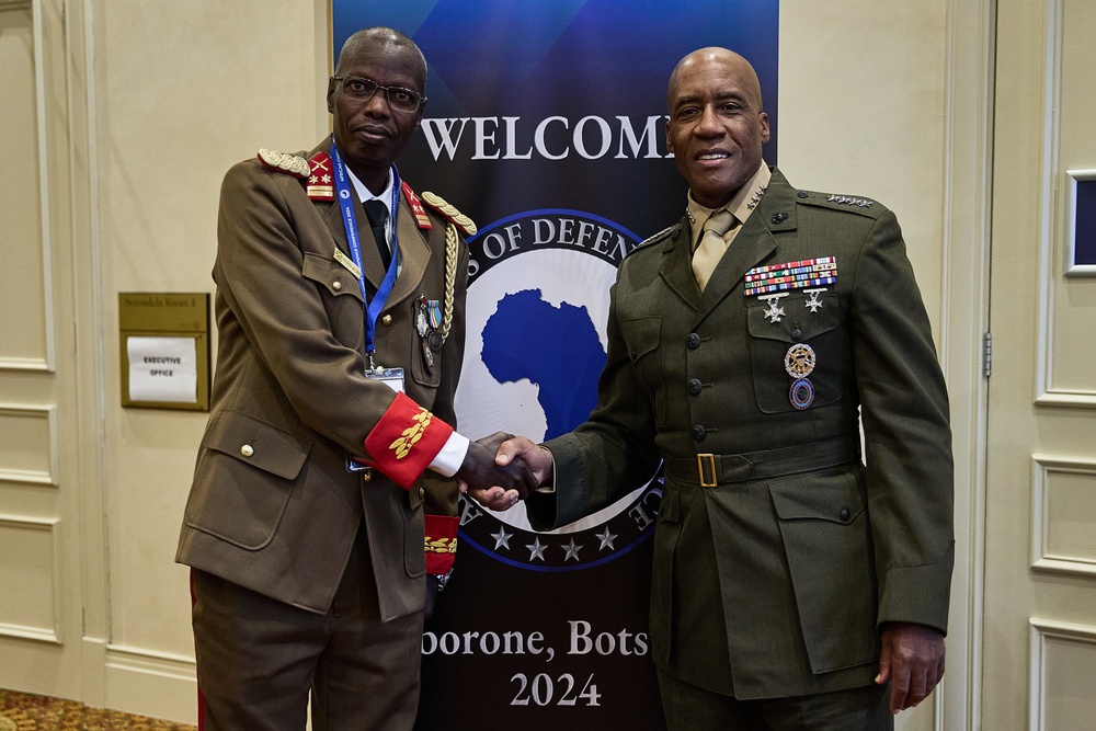 Maj. Gen. Niyiburana and Gen. Langley conduct a Bilateral Engagement