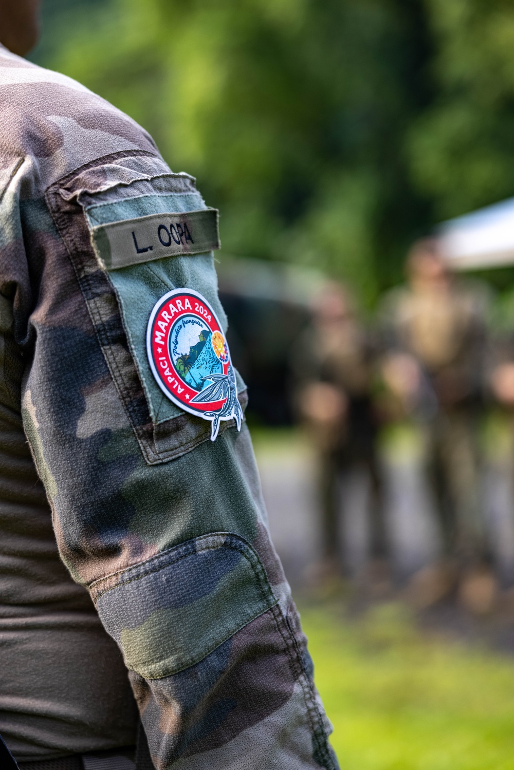 U.S. Marines, French soldiers train with FAMAS rifles