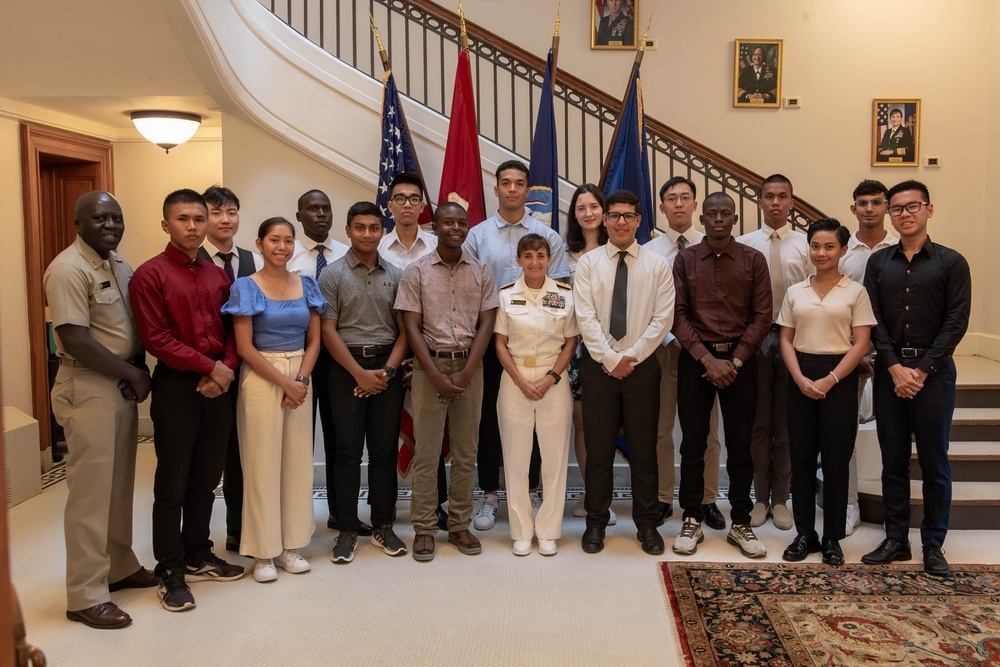 2024 USNA Superintendent Vice Adm. Davids Welcomes Incoming International Students