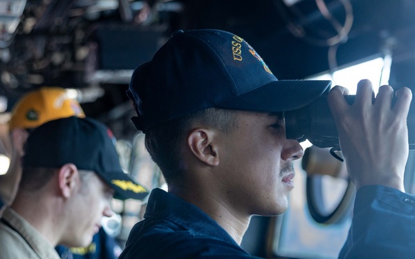 USS Oak Hill Transits the Strait of Gibraltar