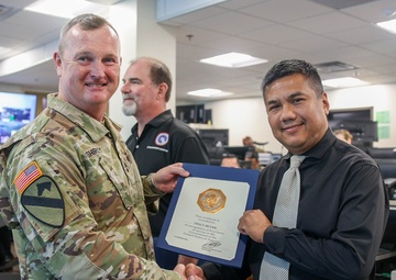 Soldier and Civilians recognized by 1st TSC commanding general
