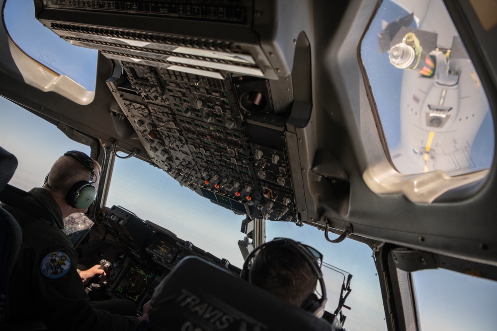 Travis AFB commander flies his final flight