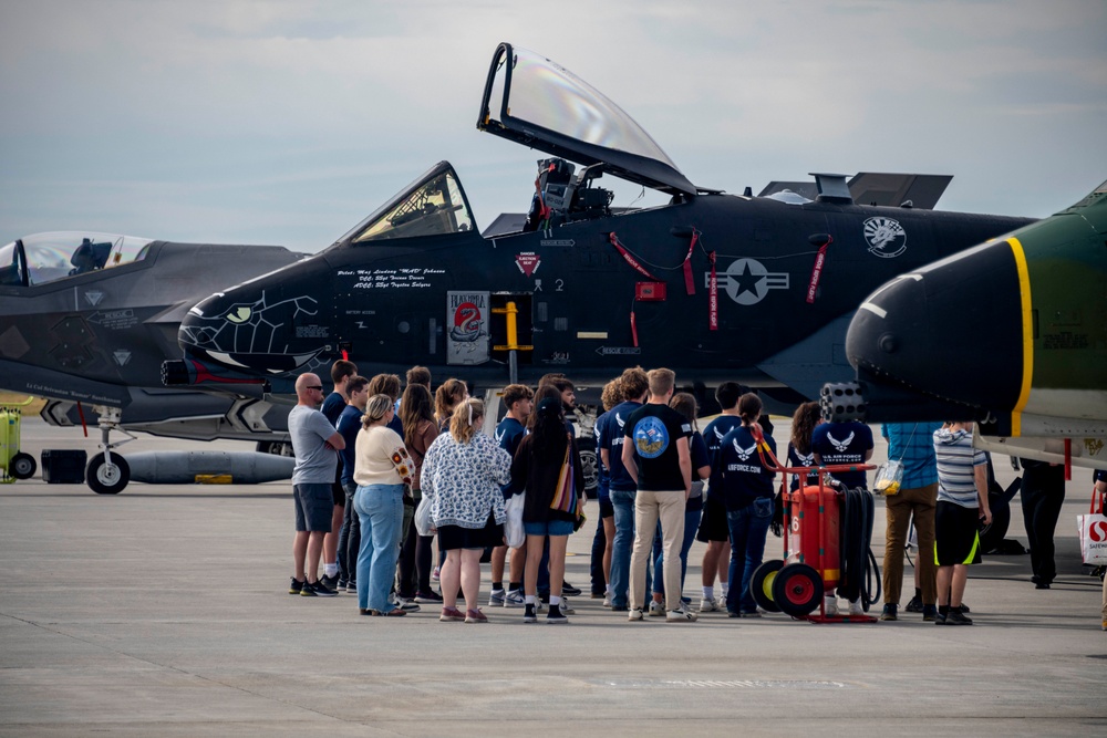 Fairchild AFB Hosts SkyFest Airshow