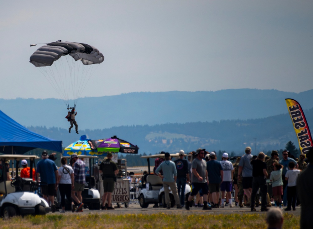 Fairchild AFB Hosts SkyFest Airshow