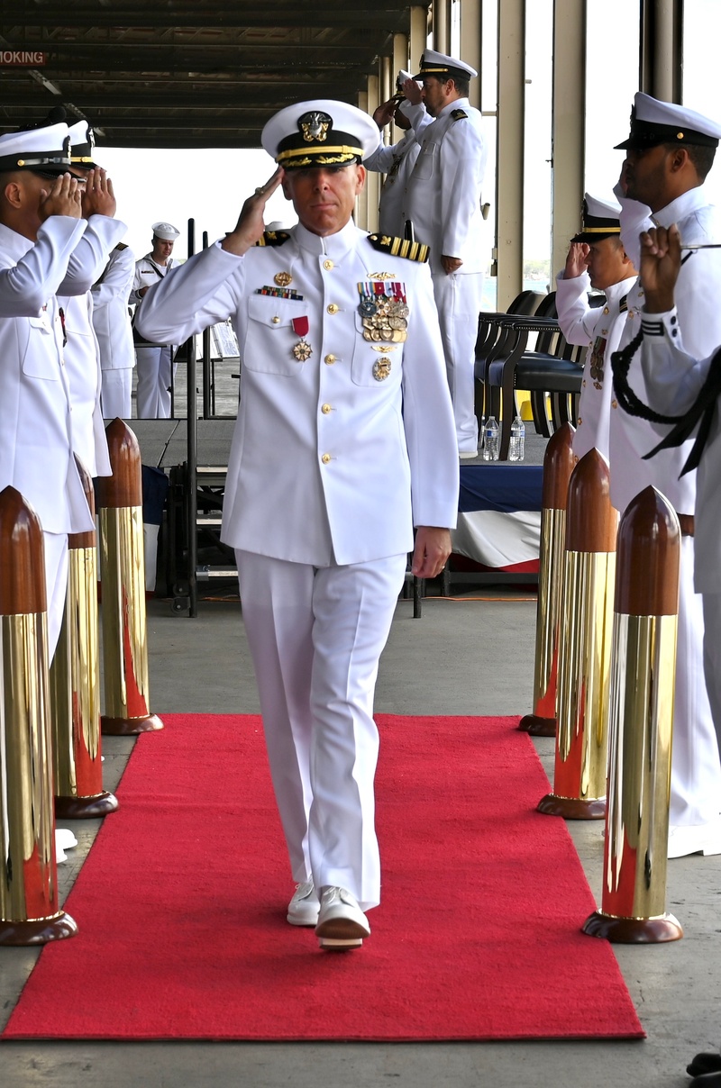 NAVSUP Fleet Logistics Center Pearl Harbor holds Change of Command ceremony