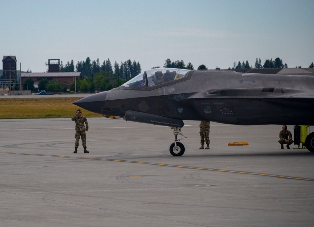 Fairchild AFB Hosts SkyFest Airshow