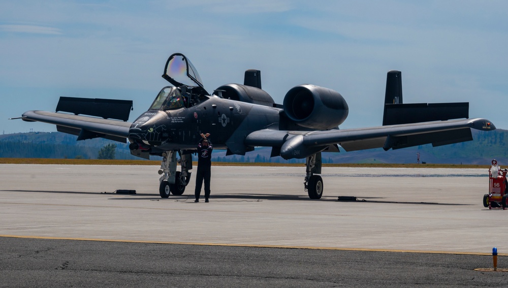 Fairchild AFB Hosts SkyFest Airshow