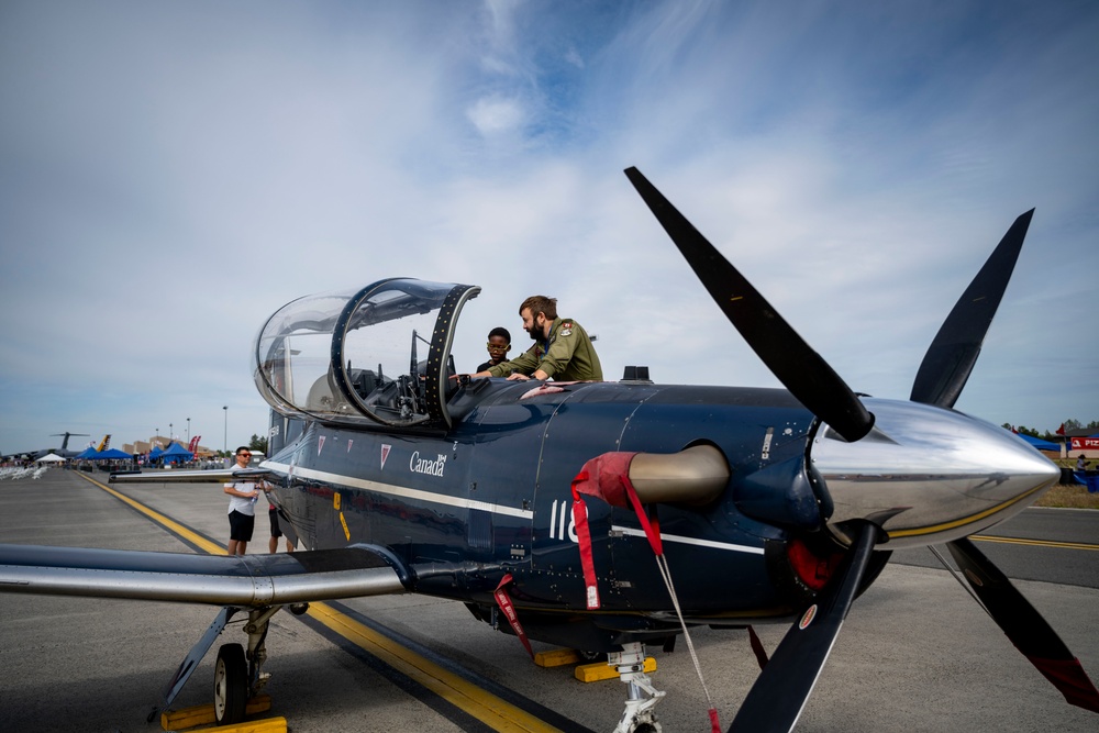 Fairchild AFB Hosts SkyFest Airshow