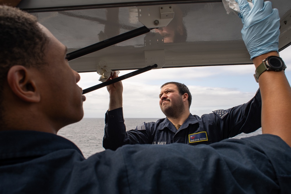 George Washington Sailors conduct maintenance on radar equipment.