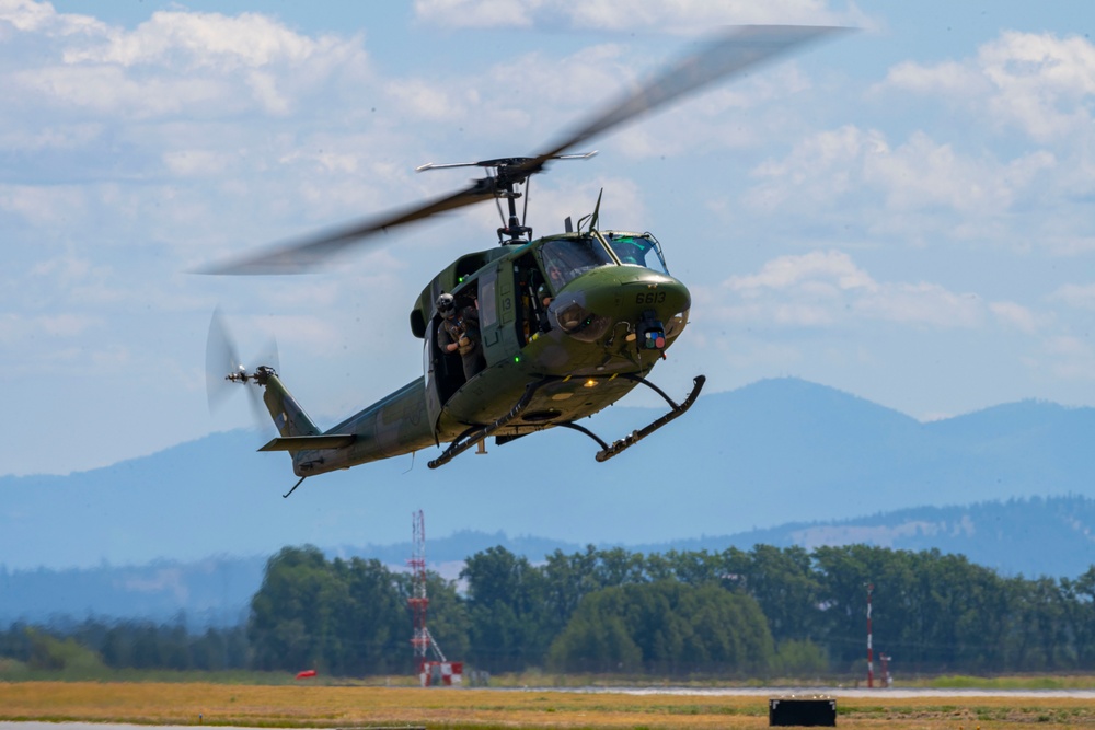 Fairchild AFB Hosts SkyFest Airshow