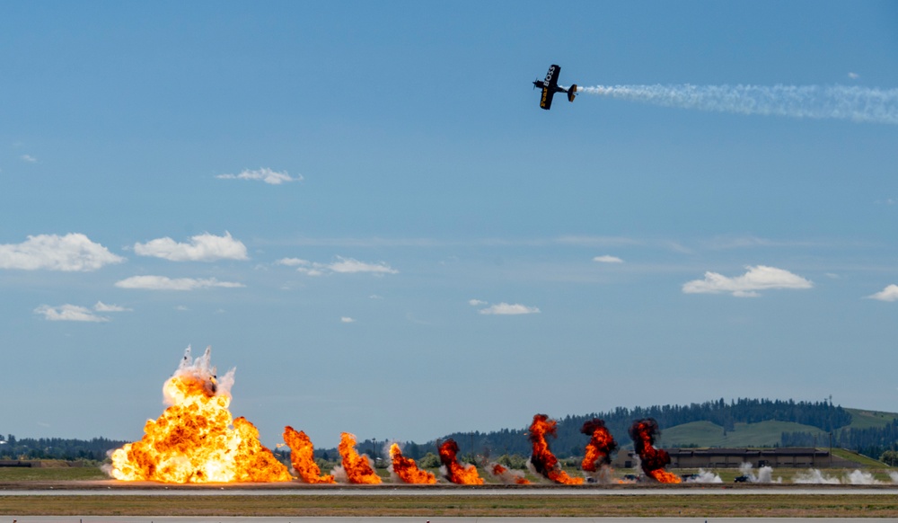 Fairchild AFB Hosts SkyFest Airshow