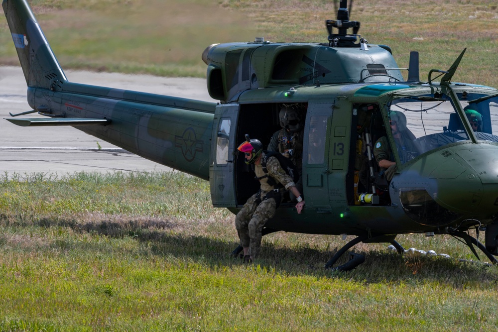 Fairchild AFB Hosts SkyFest Airshow