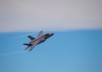 Fairchild AFB Hosts SkyFest Airshow