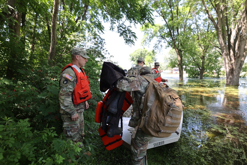 Minnesota National Guard assists in Waterville  flood efforts