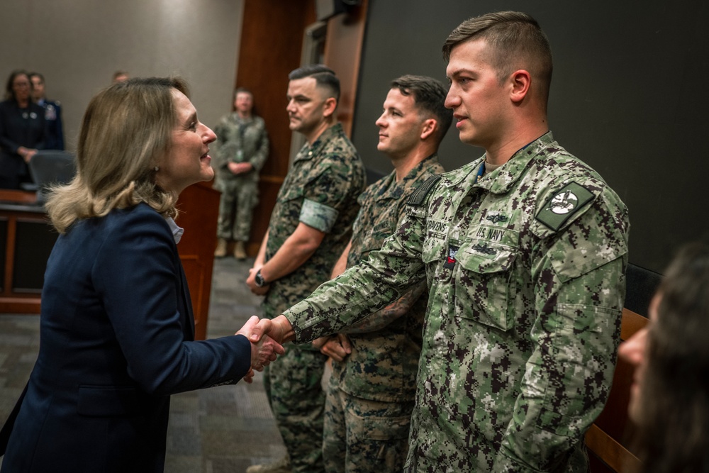 DSD Hicks Visit to U.S. Central Command Headquarters
