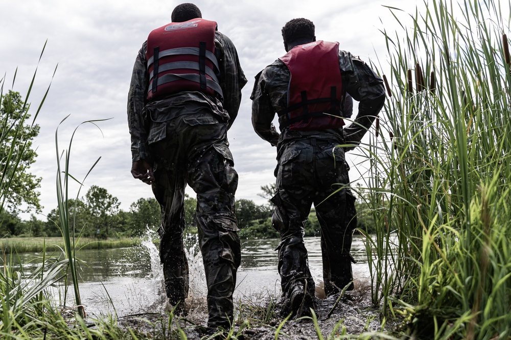 III Armored Corps Best Squad 2024 Swim Survival