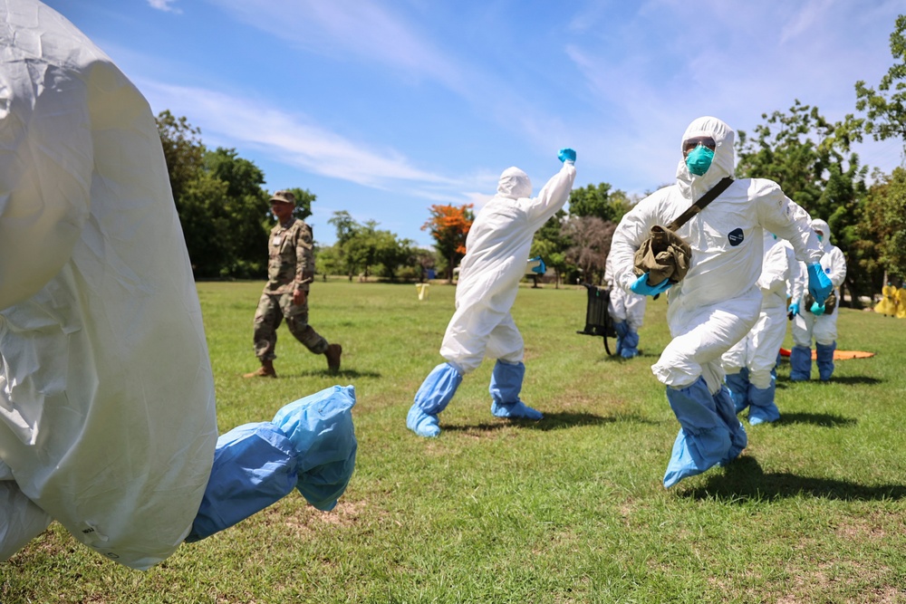 Guam National Guard trains with Armed Forces of the Philippines