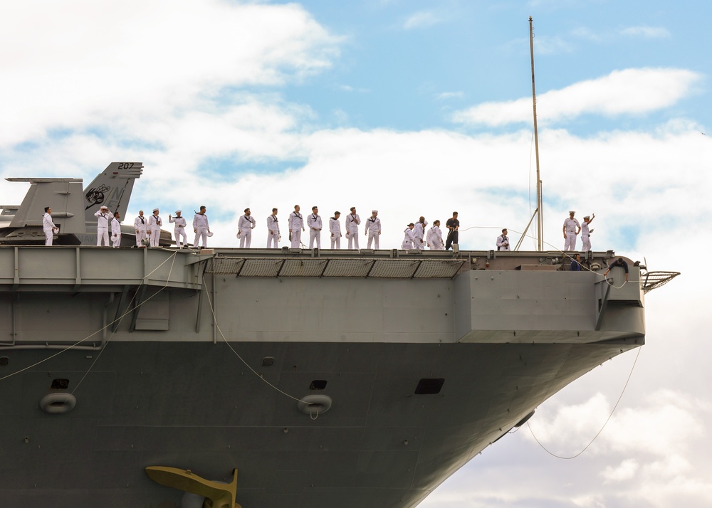 USS Carl Vinson arrives for RIMPAC 2024