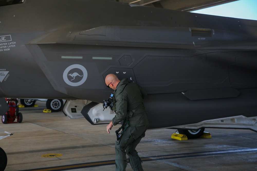 VMFA-214 leaders fly RAAF F-35A jets