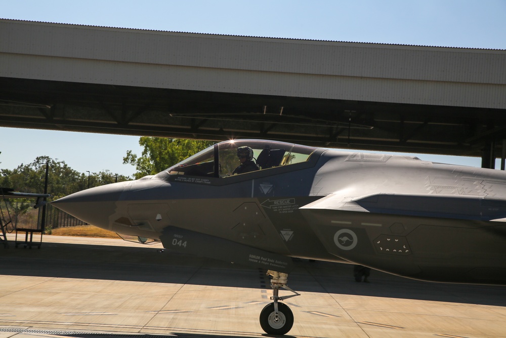 VMFA-214 leaders fly RAAF F-35A jets