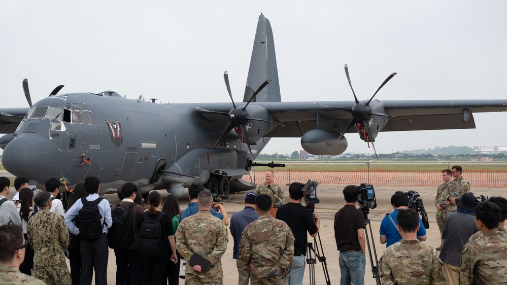 SOCKOR commander Brig. Gen. Lipson hosts media day