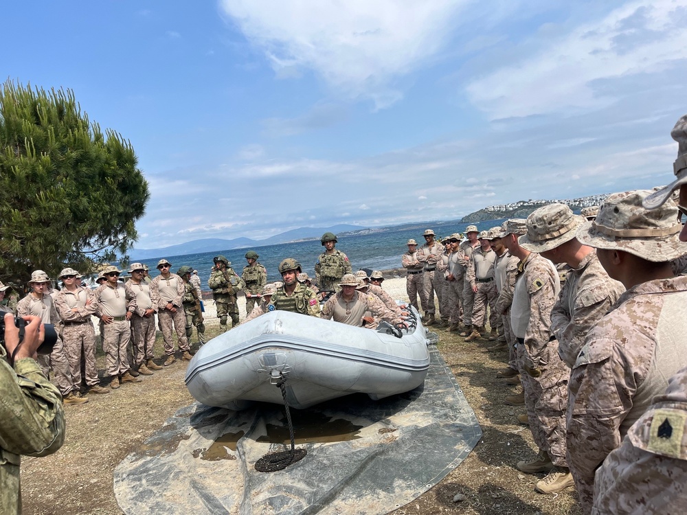 U.S. Marines, Turkish Aegean Army conduct boat training