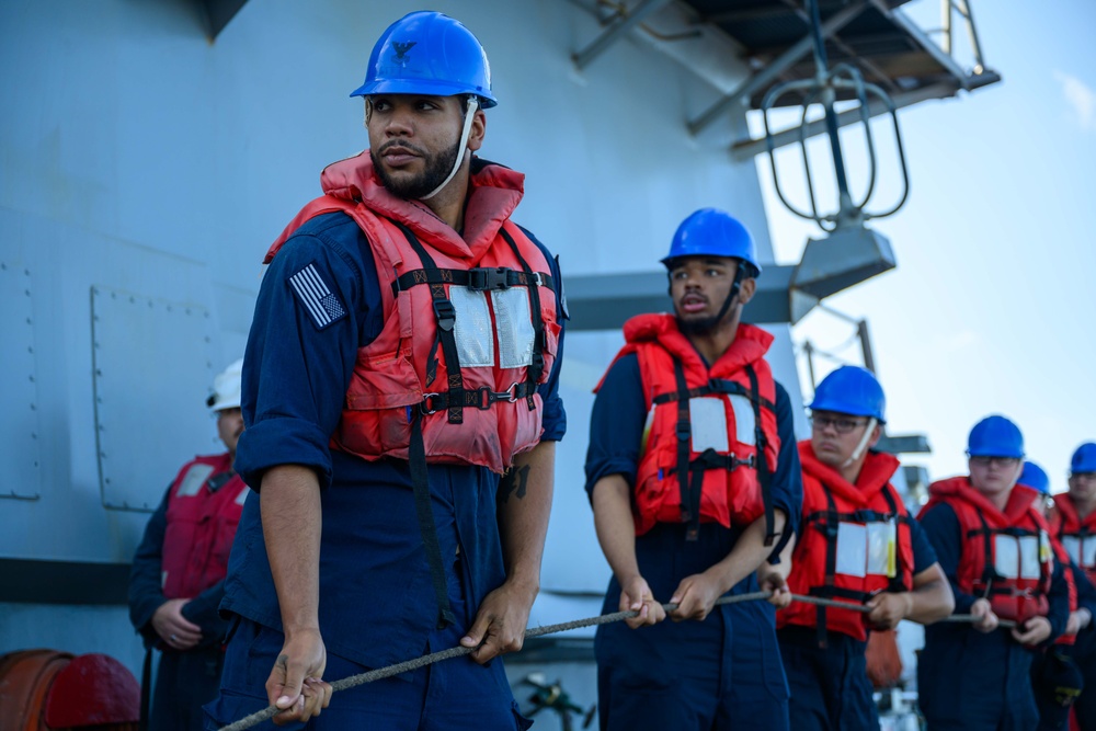 UNREP onboard USS Curtis Wilbur (DDG 54)