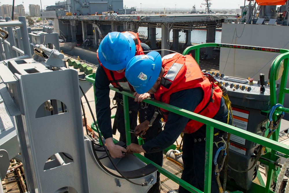 USS Essex In-Port Operations