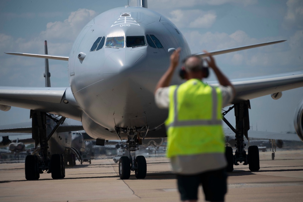 B-52 Stratofortress refuels with Royal Australian Air Force KC-30