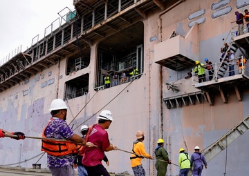 Preparing for Salvage Exercise 24-001, USS Tarawa