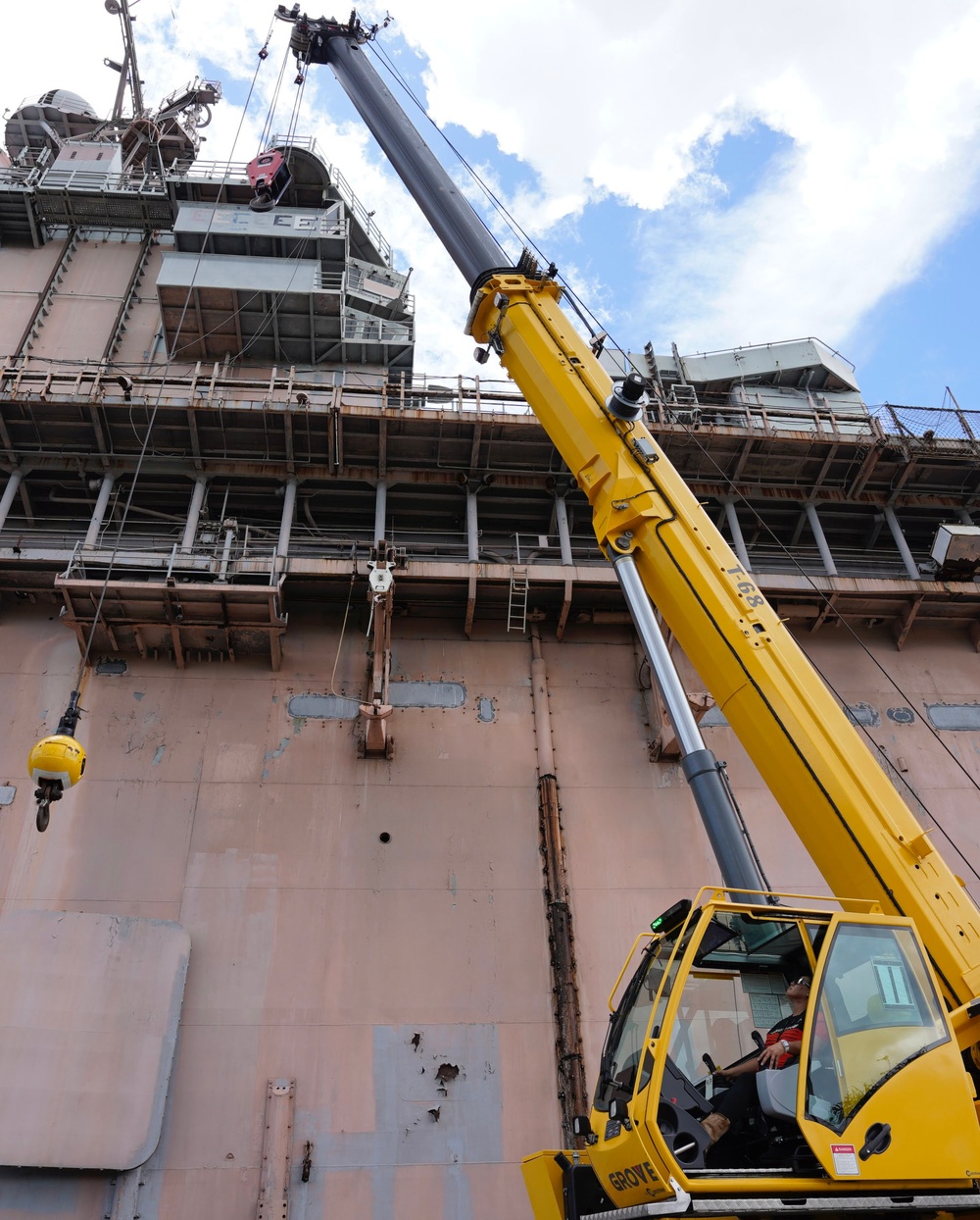 Preparing for Salvage Exercise 24-001, USS Tarawa