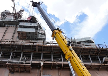 Preparing for Salvage Exercise 24-001, USS Tarawa