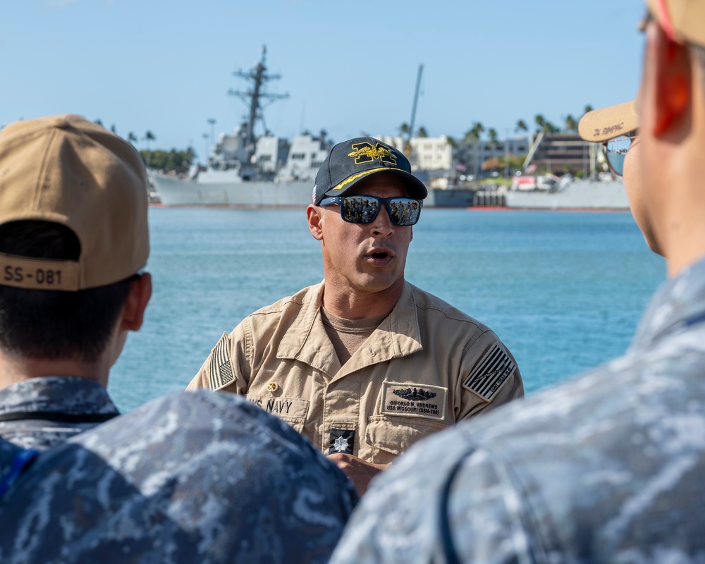 ROK Sailors in RIMPAC 2024 Tour USS Missouri