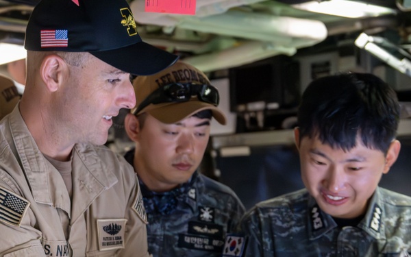ROK Sailors in RIMPAC 2024 Tour USS Missouri
