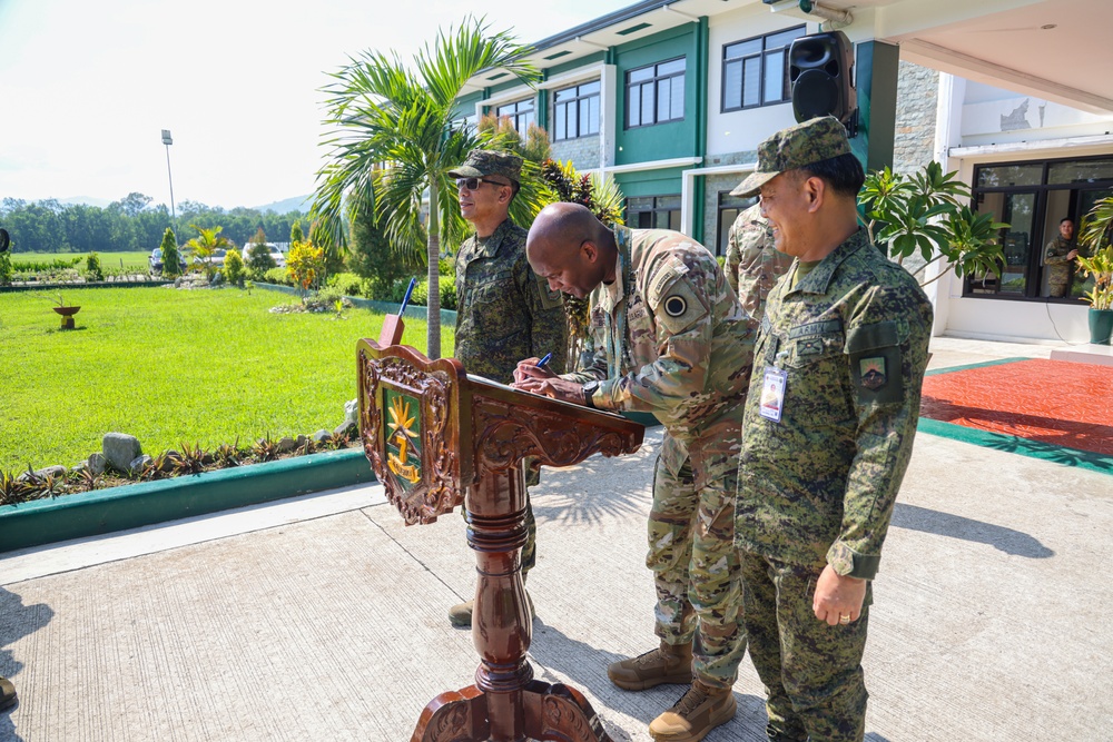 Lt. Gen. Xavier Brunson visit United States Army Pacific soldiers during JPMRC-X