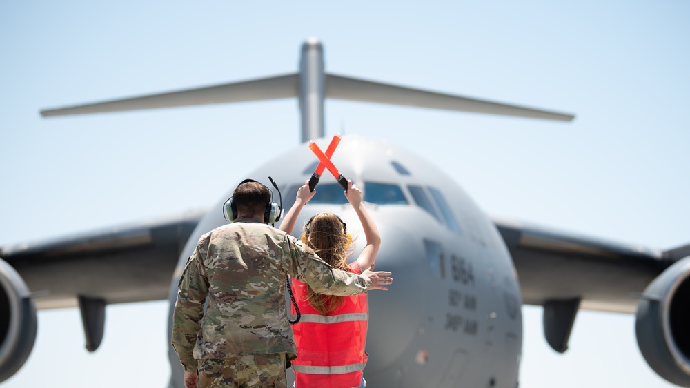 Travis AFB Commander flies his final flight