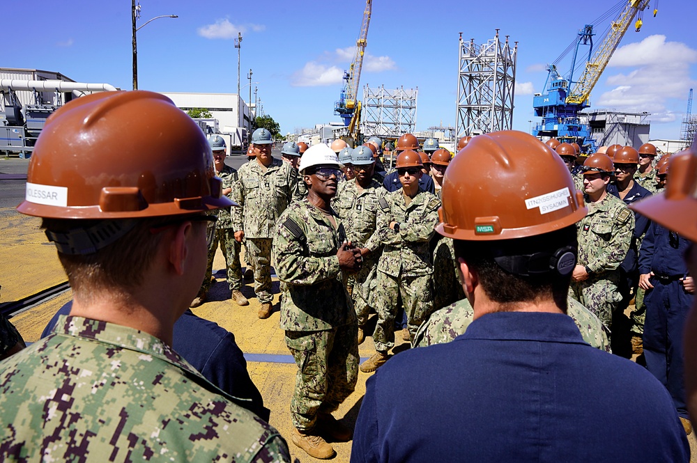 U.S. Pacific Fleet Master Chief Visits Pearl Harbor Naval Shipyard