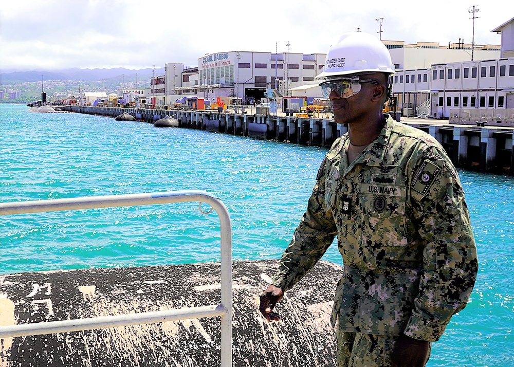U.S. Pacific Fleet Master Chief Visits Pearl Harbor Naval Shipyard