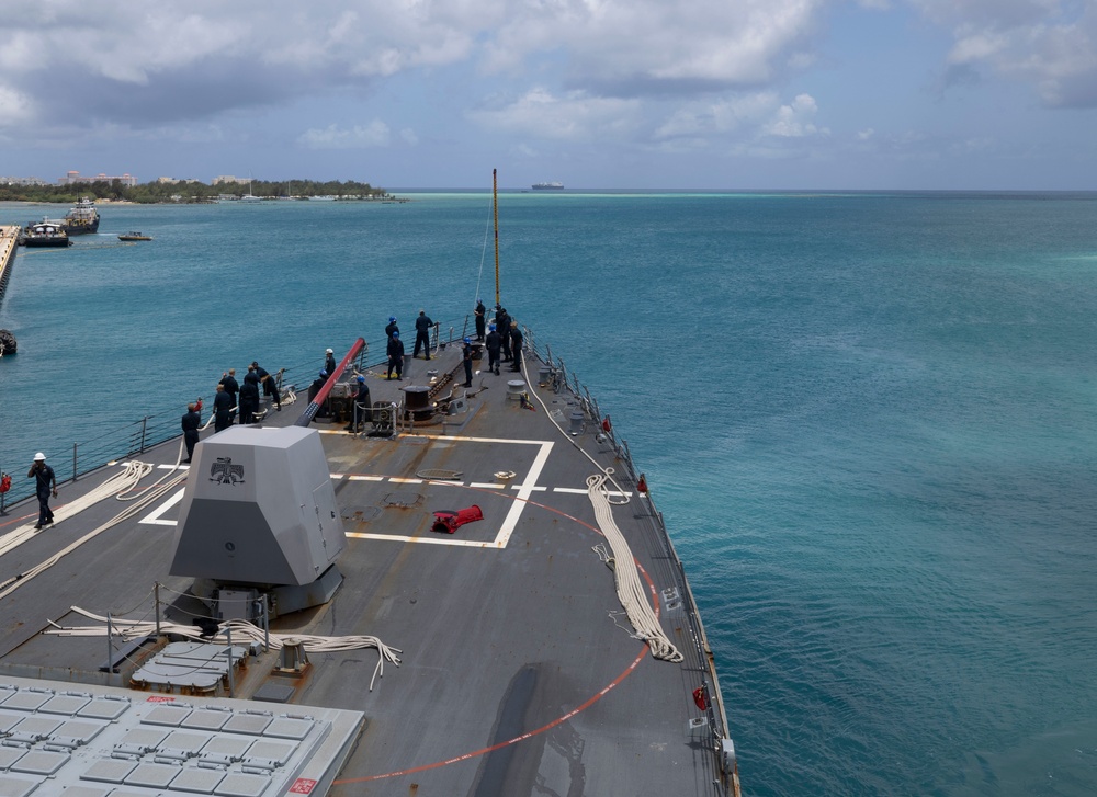 DDG 115 Visits Saipan