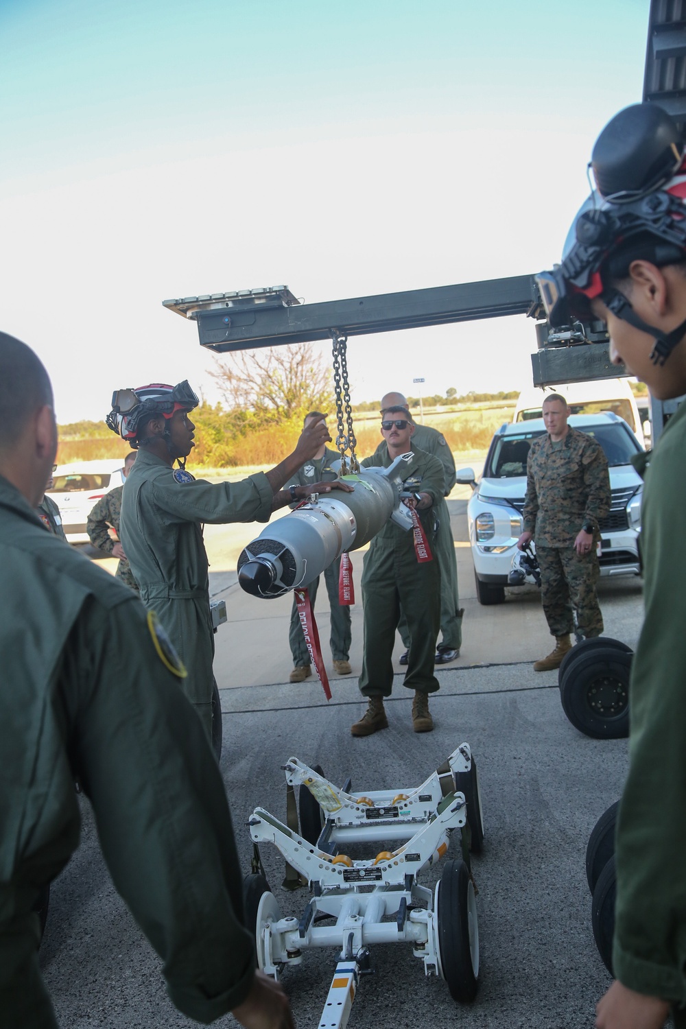 VMFA-214 loads Australian ordnance on to USMC F-35B