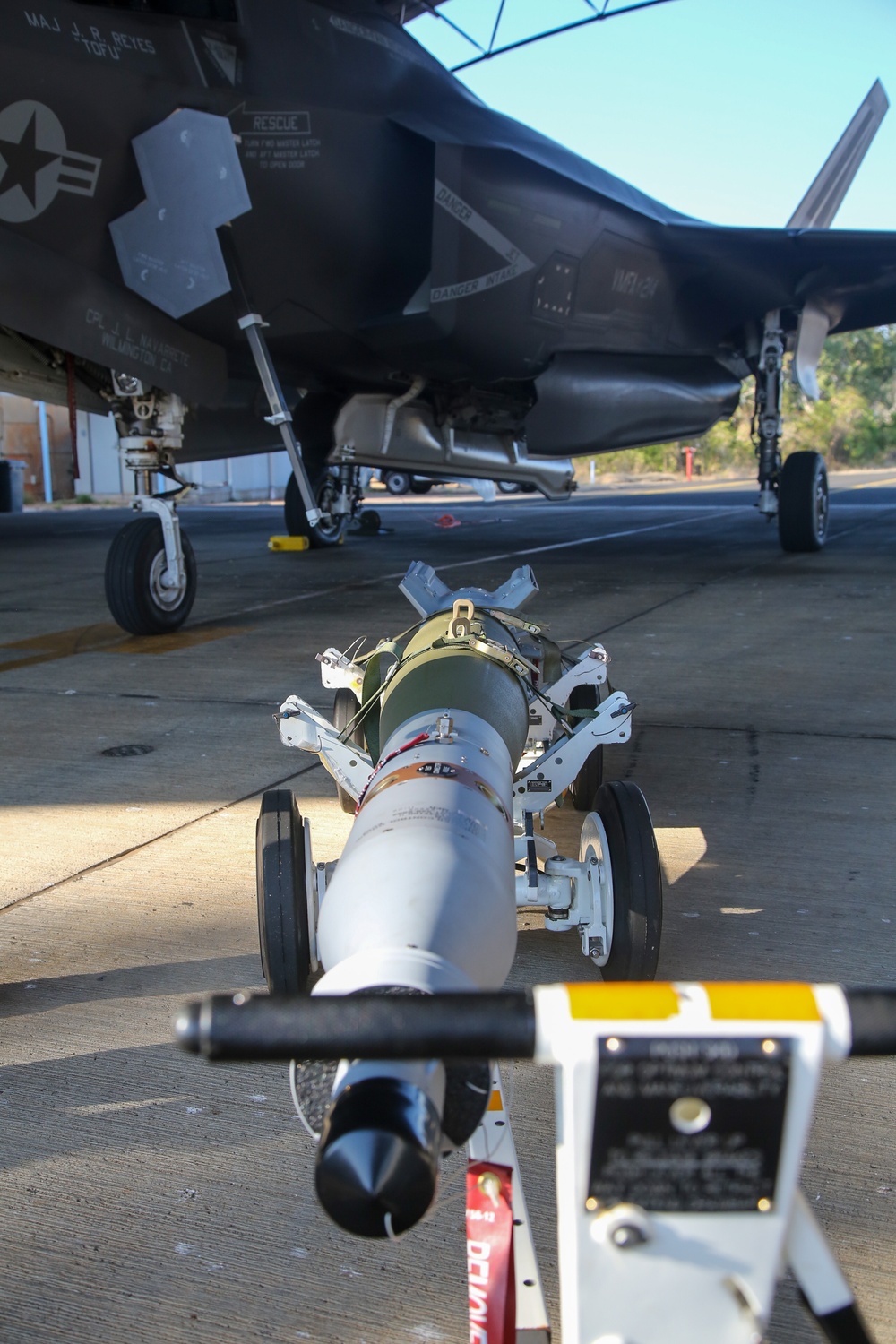 VMFA-214 loads Australian ordnance on to USMC F-35B