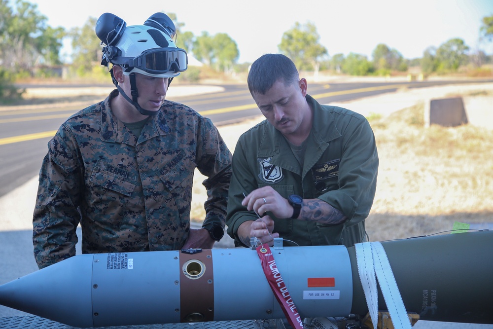 VMFA-214 loads Australian ordnance on to USMC F-35B