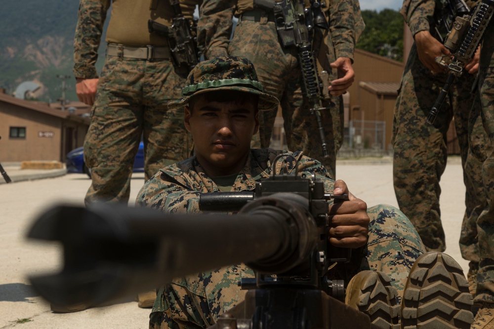 U.S. Marines execute a crew-served weapons class
