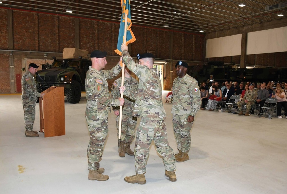 Multifunctional APS-2, LOGCAP, LAR battalion ‘South of the Alps’ changes leadership