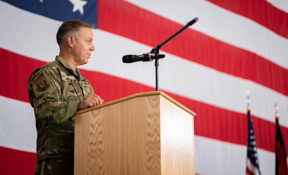 435th CRG Airmen welcome new commander