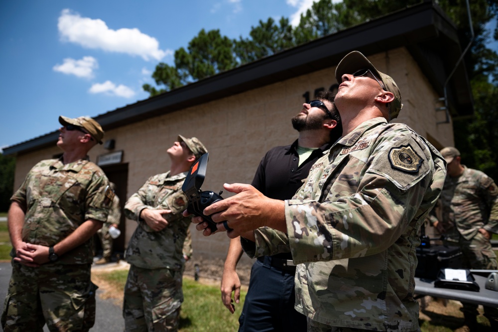 Moody AFB showcases intel capabilities for ACC intel director visit