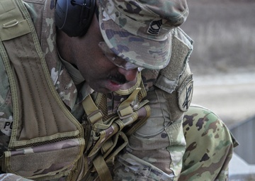 Best Squad trainer adjusts weapon' sight