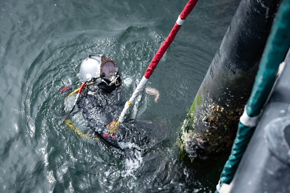 DVIDS - Images - Expeditionary Fleet Mooring (NMCB 3 UCT 2) [Image 7 of 10]