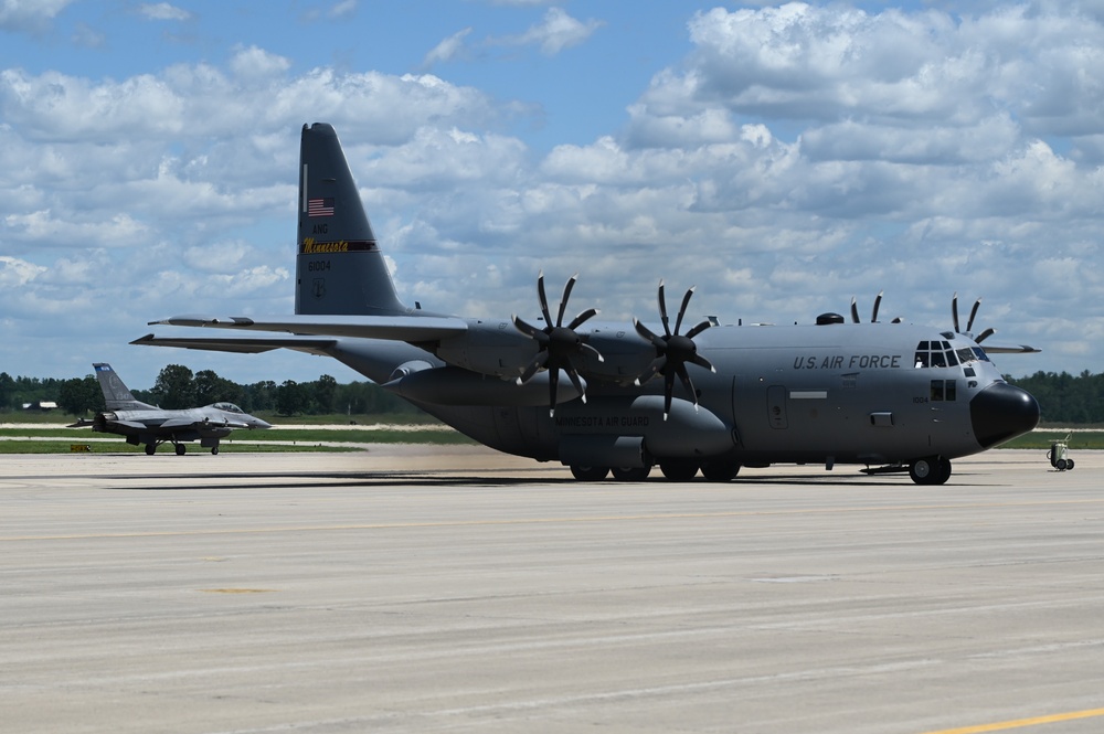 Minnesota Air National Guard Conducts Specialized Fuel Operations at Volk Field