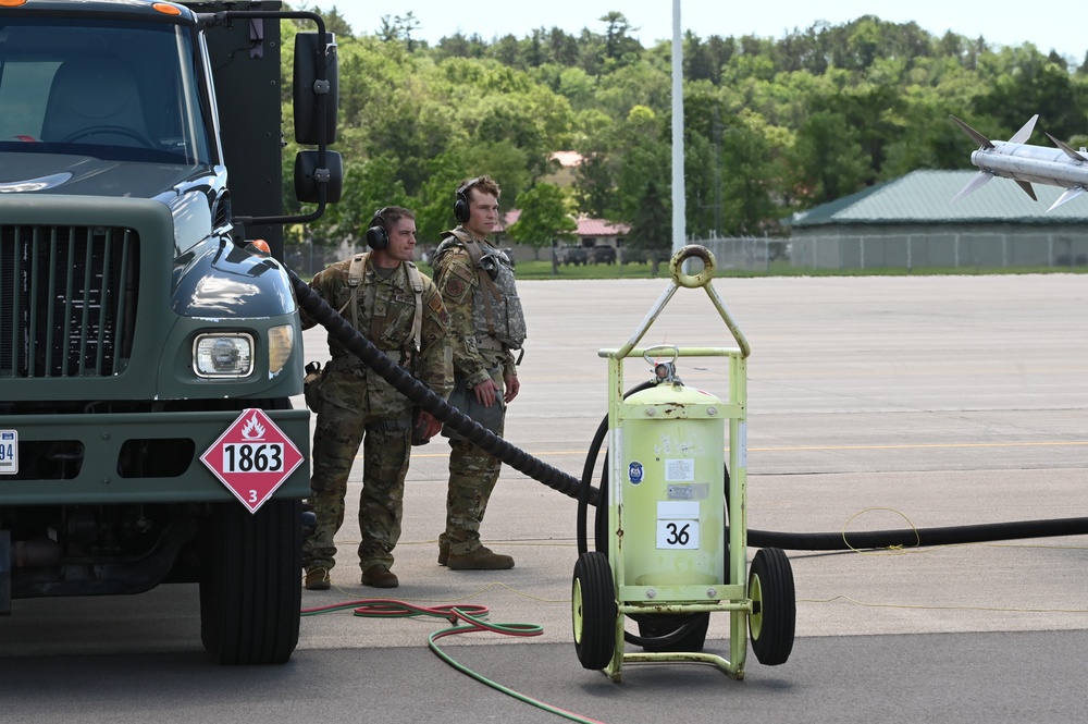 Minnesota Air National Guard Conducts Specialized Fuel Operations at Volk Field